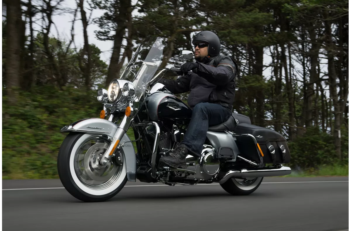 Harley-Davidson Road King Classic FLHRC Harley-Davidson Road King Classic FLHRC
