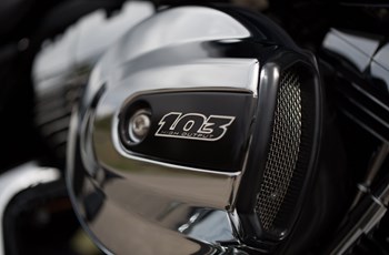 Harley-Davidson Road King Classic FLHRC 2016 - Bild 9