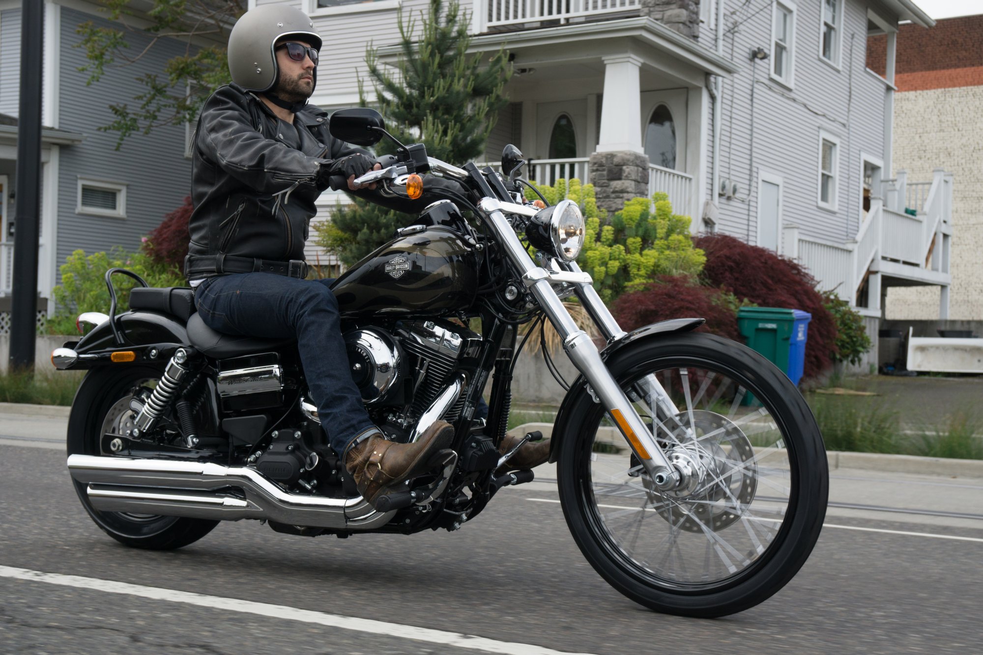 Motorrad Vergleich Harley-Davidson Dyna Wide Glide FXDWG ...