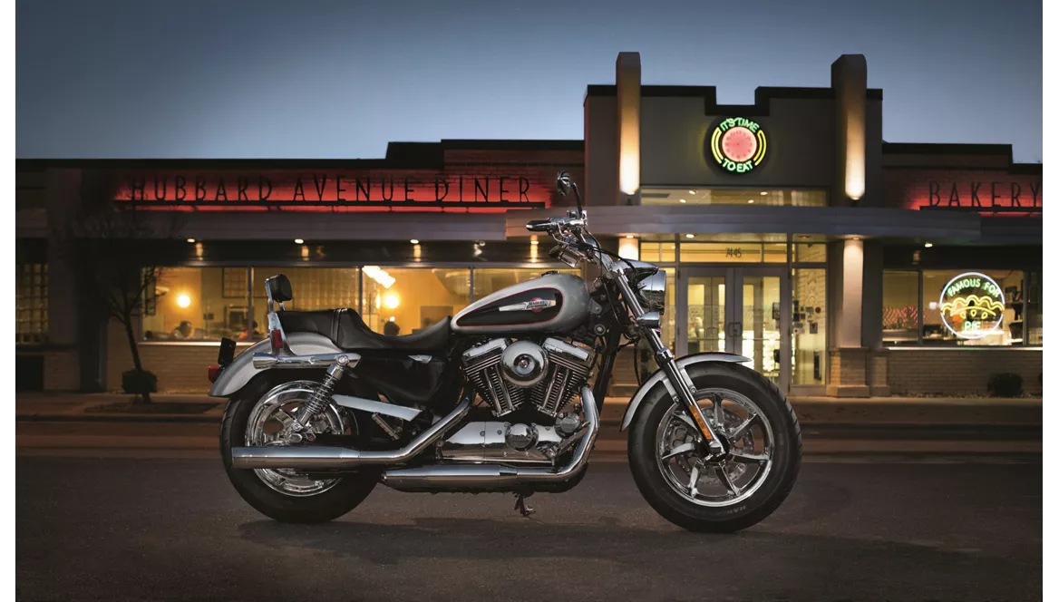 Harley-Davidson Sportster XL 1200C Custom 2016