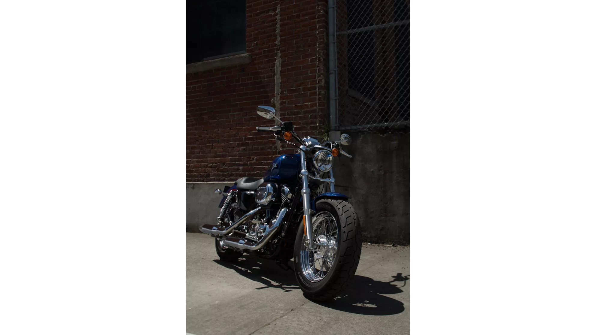 Harley-Davidson Sportster XL 1200C Custom - Image 1 Harley-Davidson Sportster XL 1200C Custom - Image 1