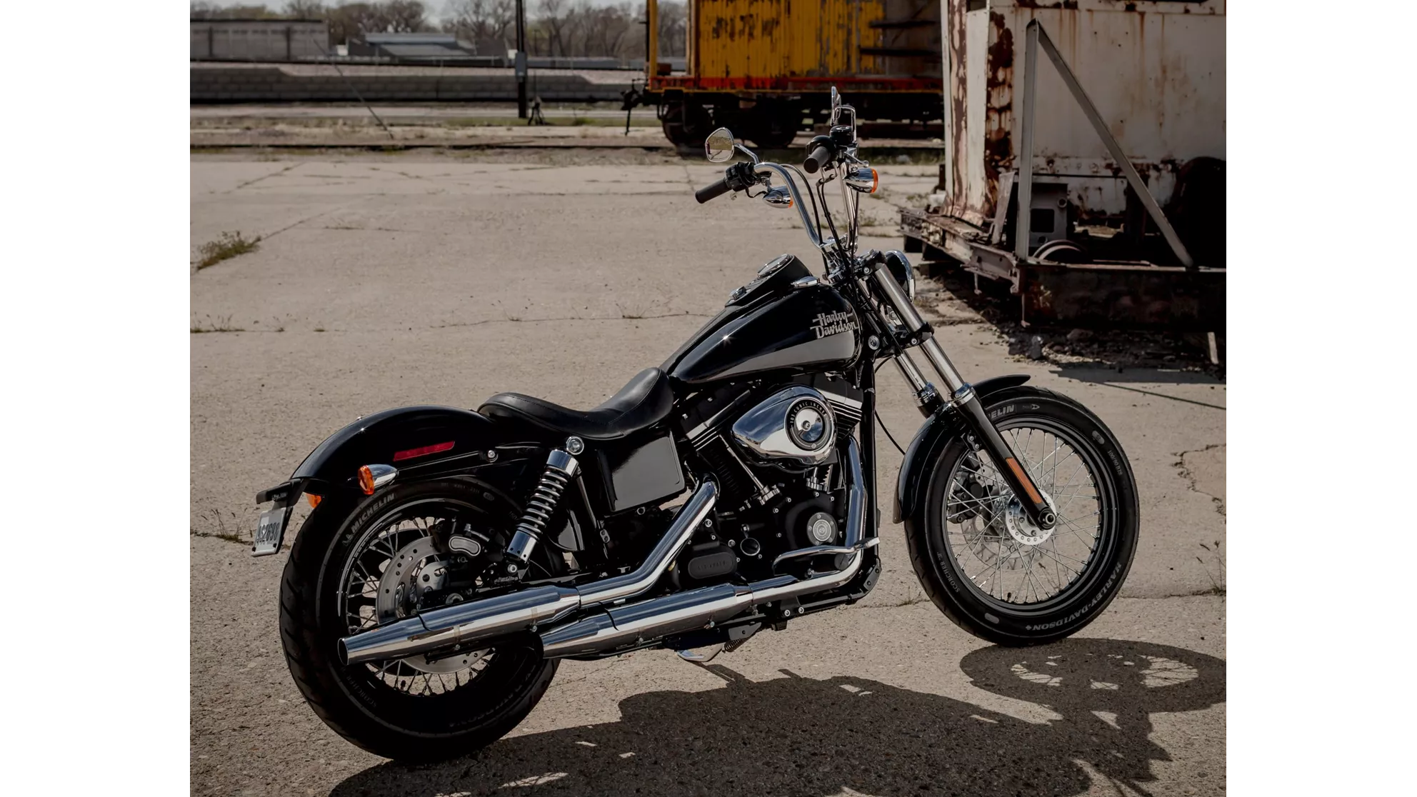 Harley-Davidson Dyna Street Bob FXDB - Image 2 Harley-Davidson Dyna Street Bob FXDB - Image 2