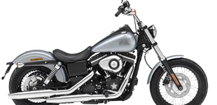 Harley-Davidson Dyna Street Bob FXDB 2016 vs Harley-Davidson Sportster XL 883 2009 Harley-Davidson Dyna Street Bob FXDB 2016 vs Harley-Davidson Sportster XL 883 2009