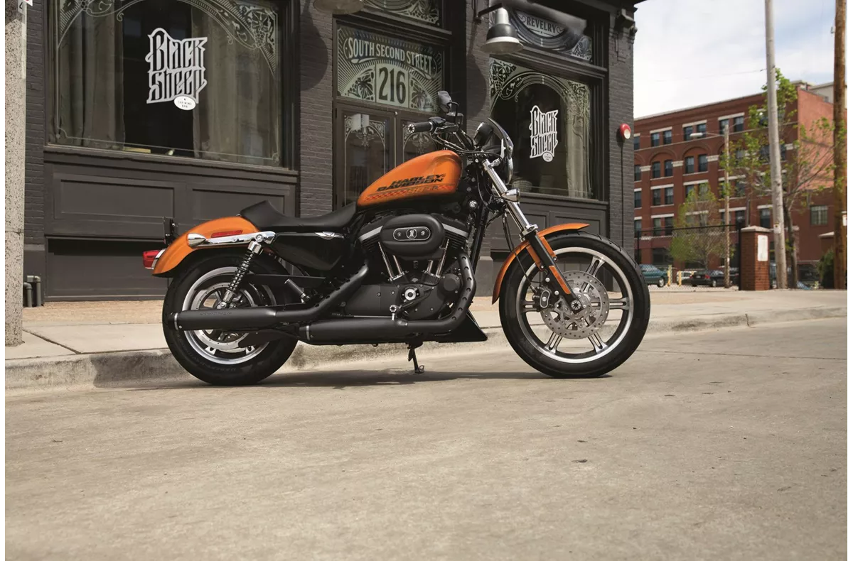Harley-Davidson Sportster XL 883 R Roadster