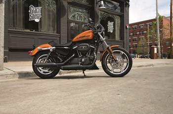 Harley-Davidson Sportster XL 883 R Roadster 2016 - Bild 2 Harley-Davidson Sportster XL 883 R Roadster 2016 - Bild 2