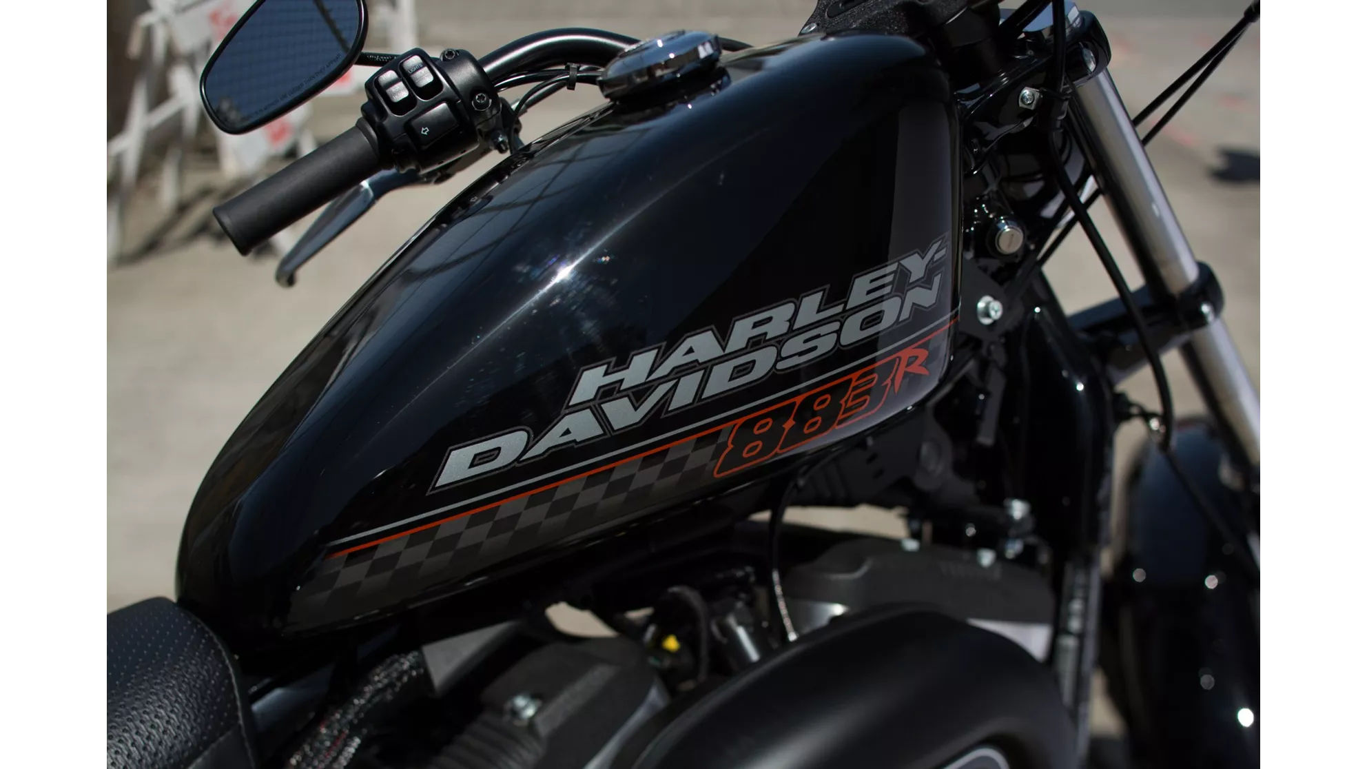 Harley-Davidson Sportster XL 883 R Roadster - Image 1