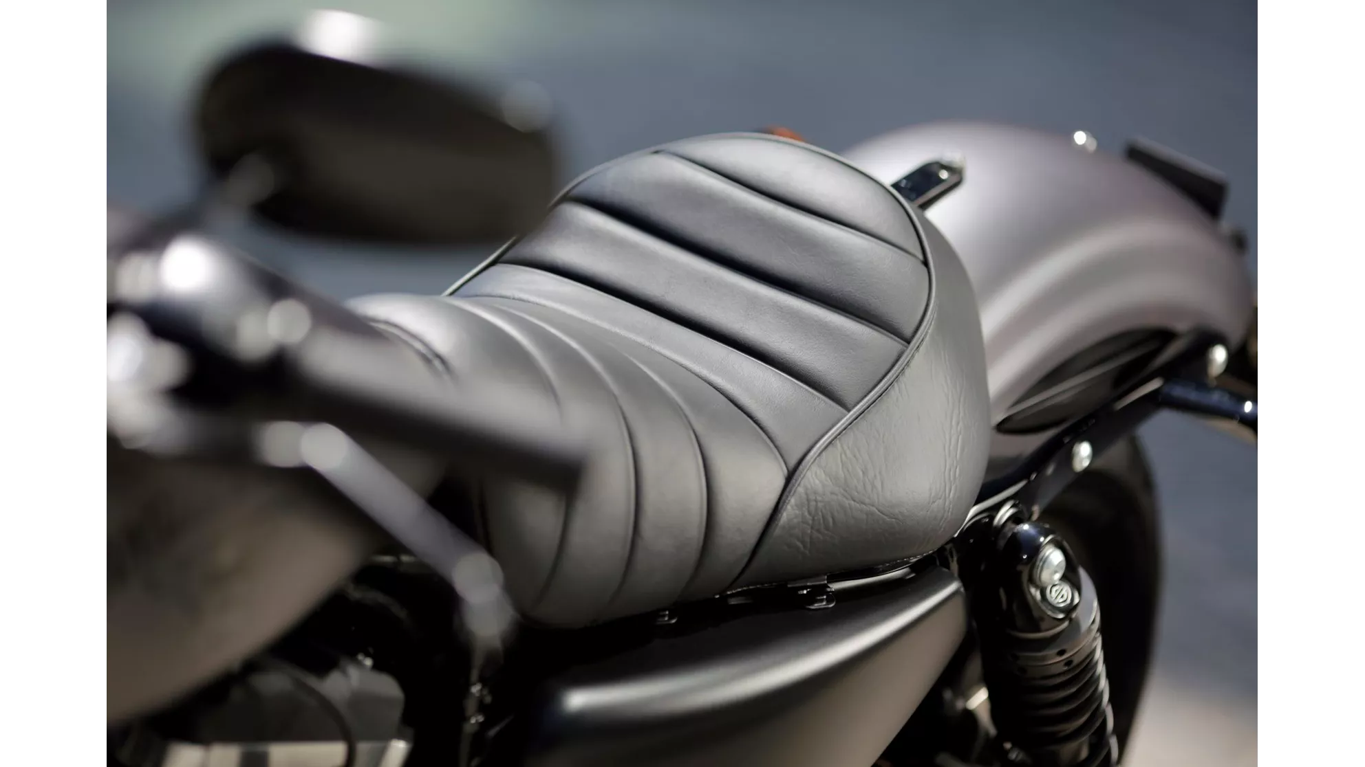 Harley-Davidson Sportster XL 883 N Iron - Image 8 Harley-Davidson Sportster XL 883 N Iron - Image 8