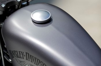 Harley-Davidson Sportster XL 883 N Iron 2016 - Bild 16 Harley-Davidson Sportster XL 883 N Iron 2016 - Bild 16