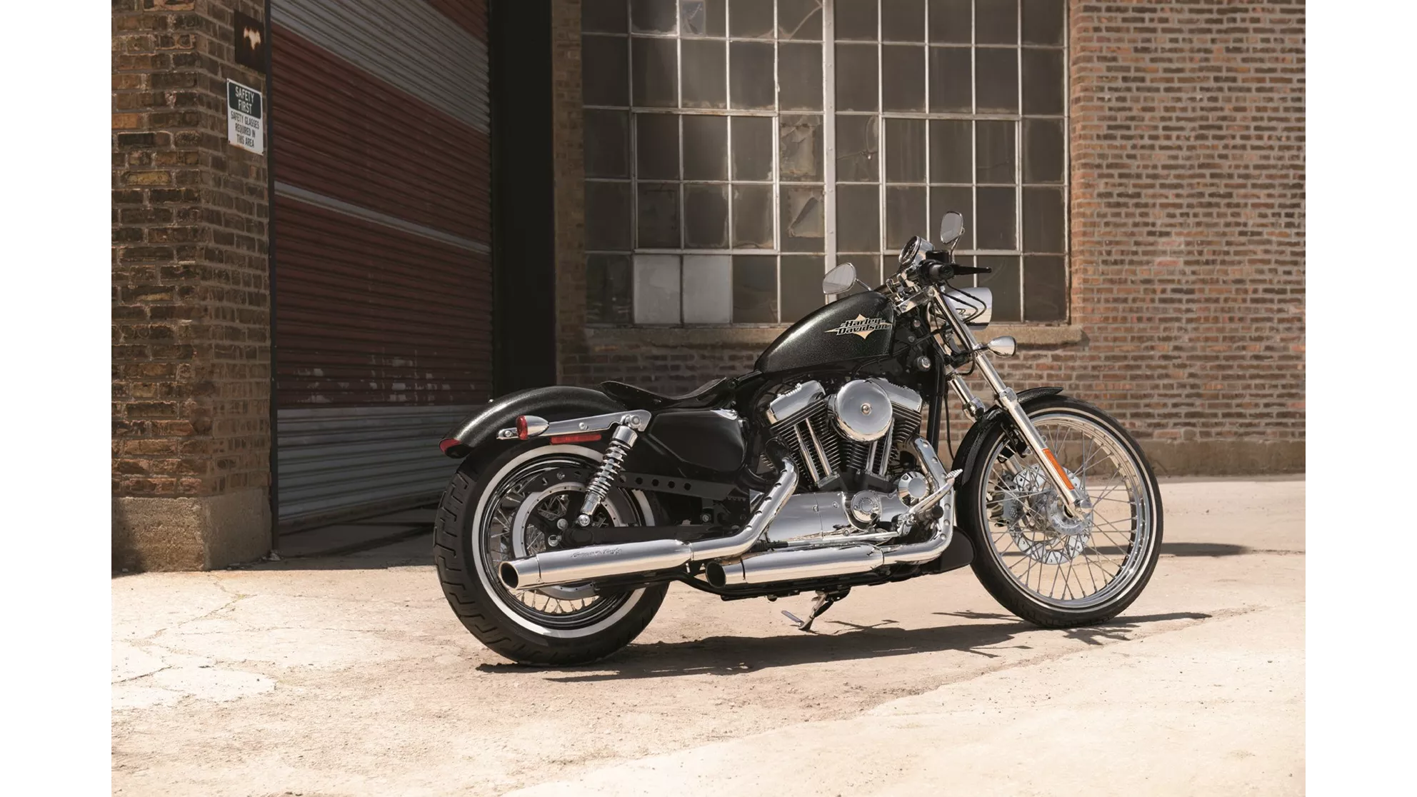 Harley-Davidson Sportster XL 1200 V Seventy-Two - Obrázek 1