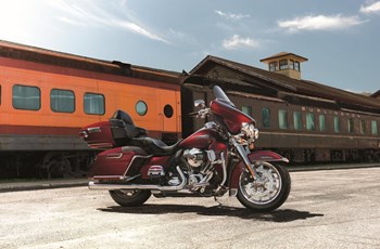 Harley-Davidson Electra Glide Ultra Classic FLHTCU 2016 - Bild 5