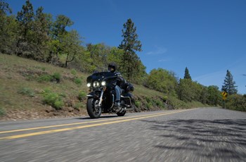 Harley-Davidson Electra Glide Ultra Classic FLHTCU 2016 - Bild 12