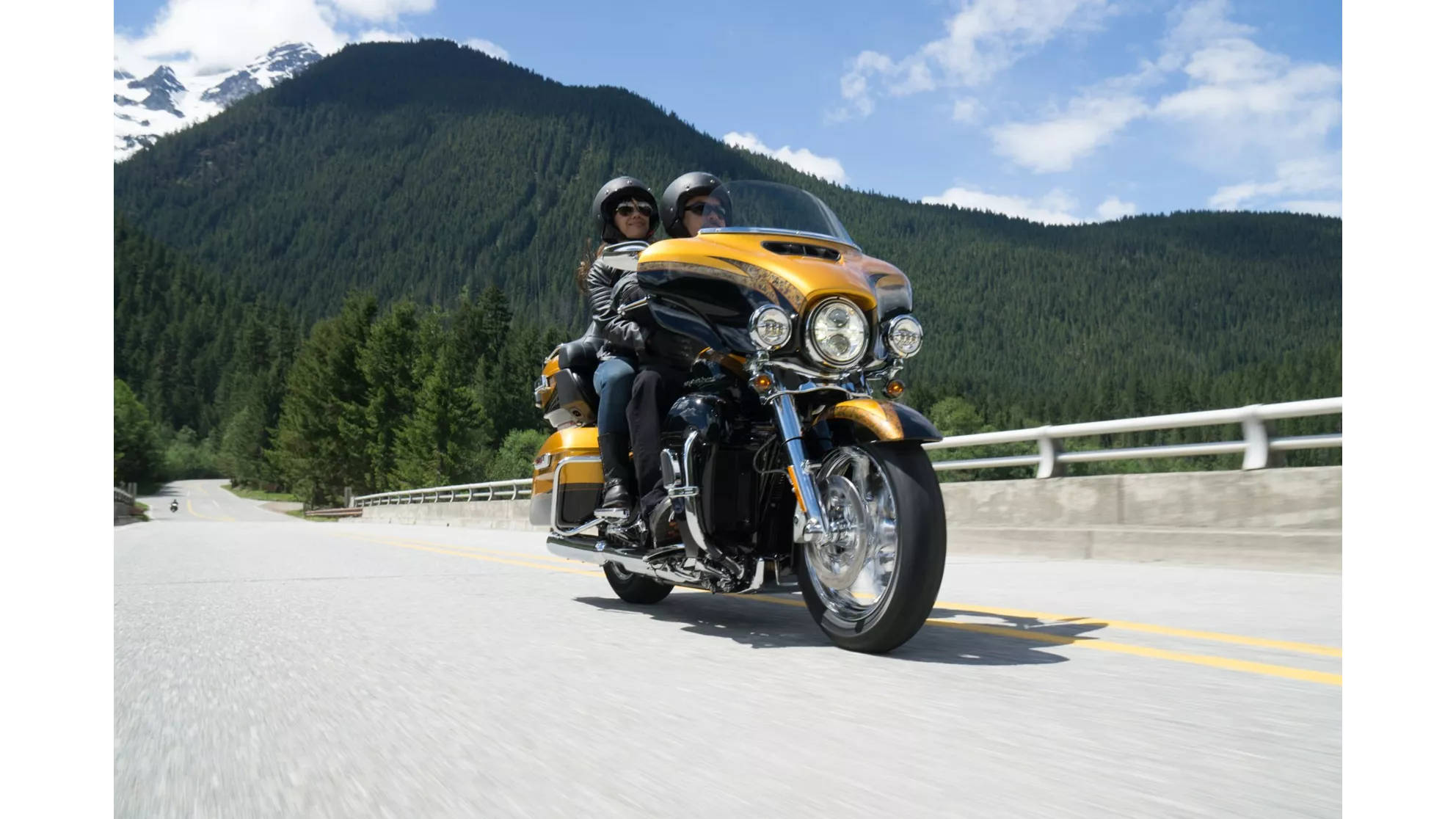 Harley-Davidson CVO Ultra Limited FLHTKSE - Image 6 Harley-Davidson CVO Ultra Limited FLHTKSE - Image 6