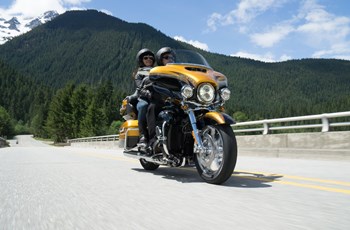 Harley-Davidson CVO Ultra Limited FLHTKSE 2016 - Bild 8 Harley-Davidson CVO Ultra Limited FLHTKSE 2016 - Bild 8