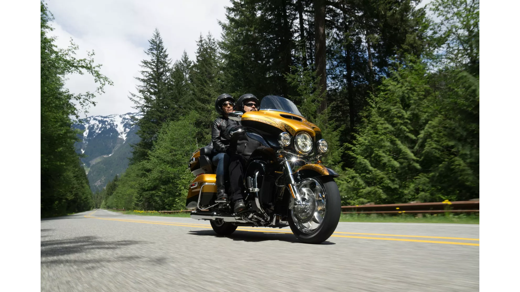 Harley-Davidson CVO Ultra Limited FLHTKSE - Image 8 Harley-Davidson CVO Ultra Limited FLHTKSE - Image 8