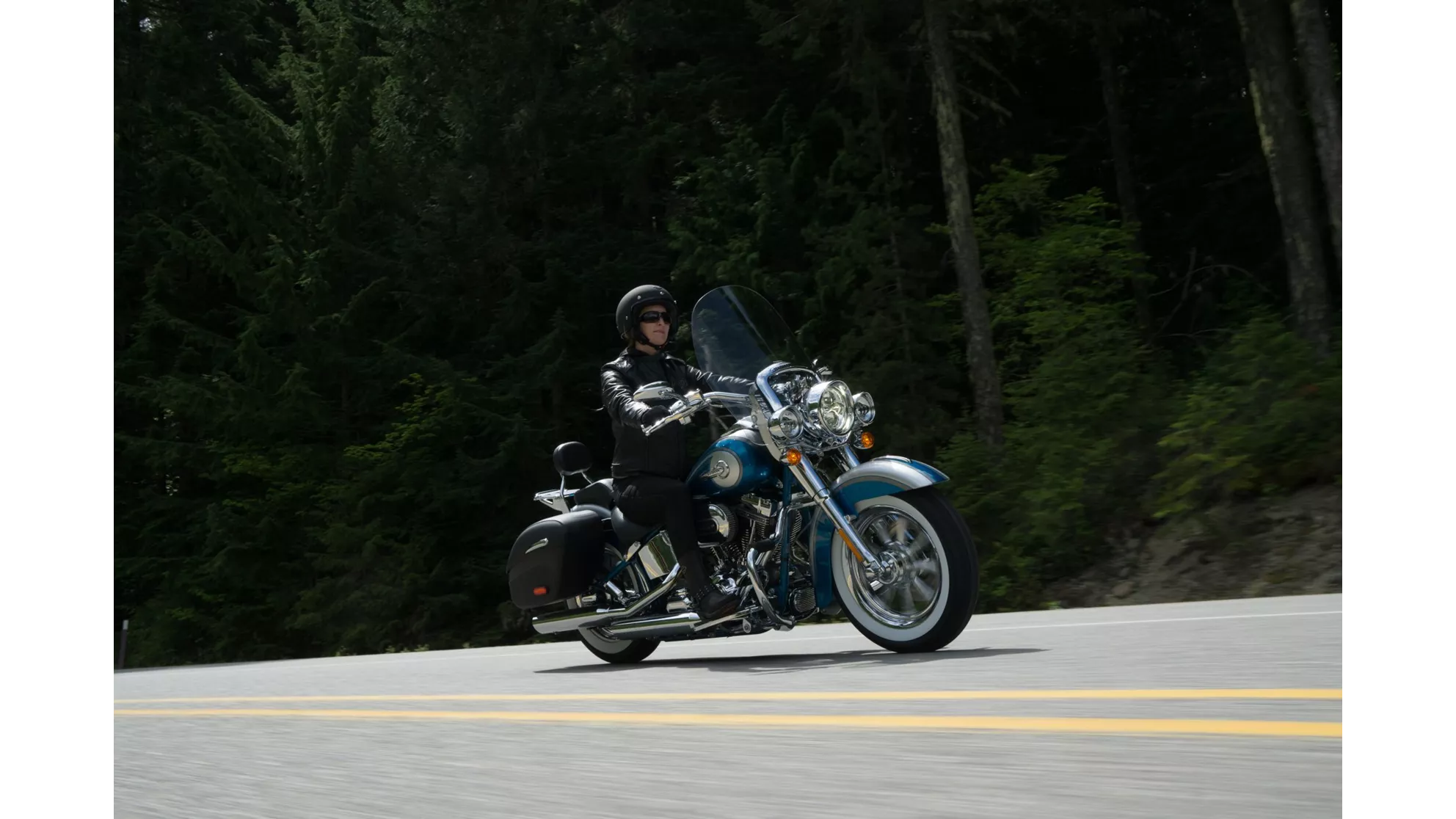 Harley-Davidson CVO Softail Deluxe FLSTNSE - Obrázok 4