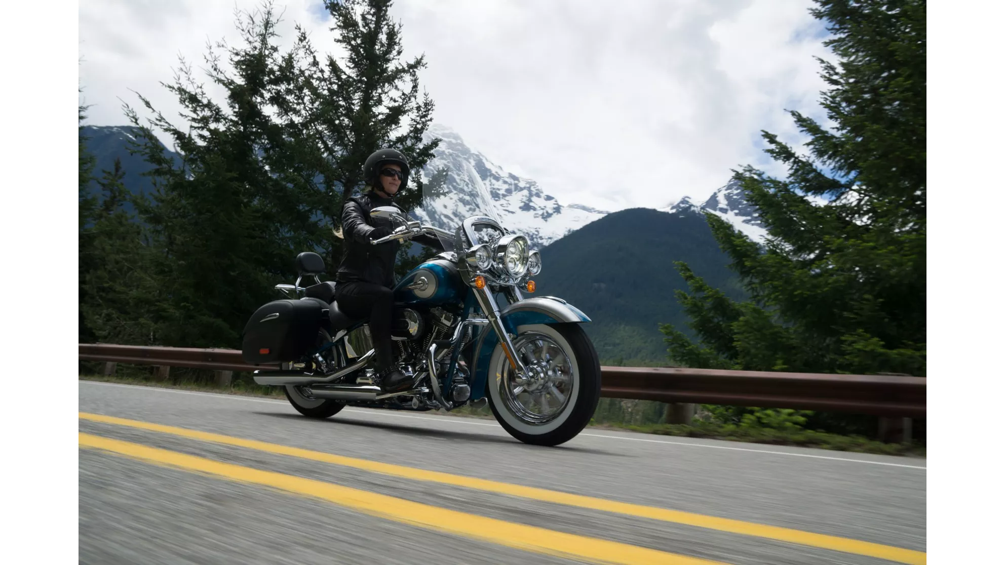 Harley-Davidson CVO Softail Deluxe FLSTNSE - Obraz 5