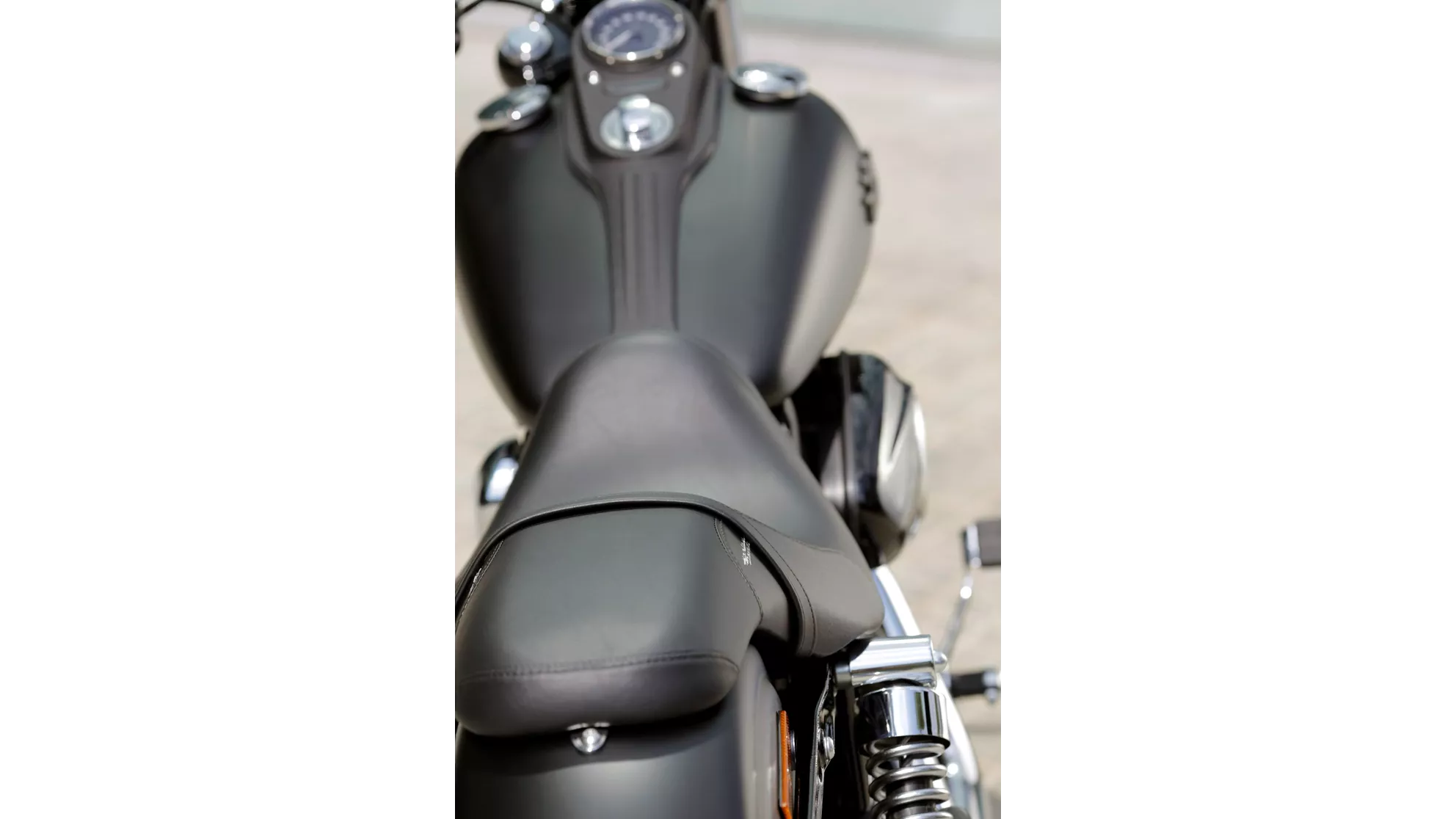 Harley-Davidson Dyna Street Bob Special - Obraz 3