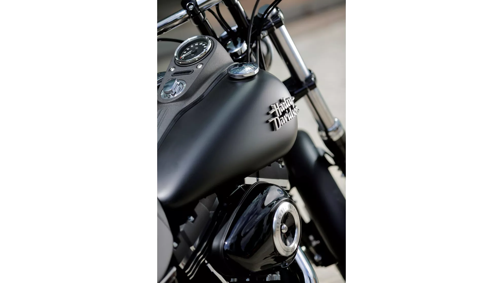 Harley-Davidson Dyna Street Bob Special - Слика 4