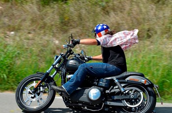 Harley-Davidson Dyna Street Bob Special 2016 - Bild 14 Harley-Davidson Dyna Street Bob Special 2016 - Bild 14