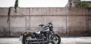 Harley-Davidson Softail Slim S 2016 vs Harley-Davidson Softail Slim FLS 2015