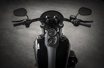 Harley-Davidson Dyna Low Rider S FXDLS 2016 - Bild 8 Harley-Davidson Dyna Low Rider S FXDLS 2016 - Bild 8