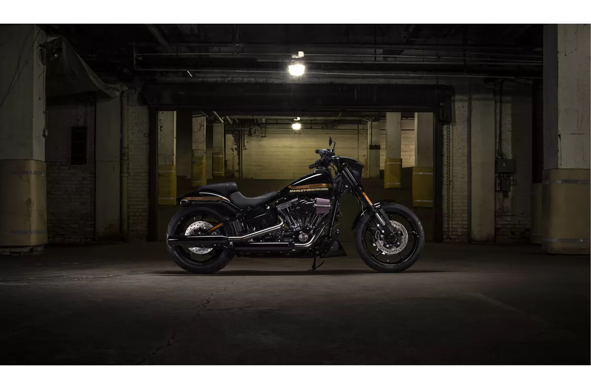 Harley-Davidson CVO Pro Street Breakout FXSE Harley-Davidson CVO Pro Street Breakout FXSE