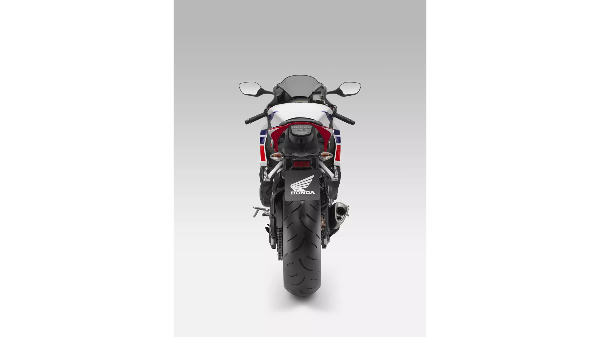 Honda CBR1000RR Fireblade - Image 7 Honda CBR1000RR Fireblade - Image 7