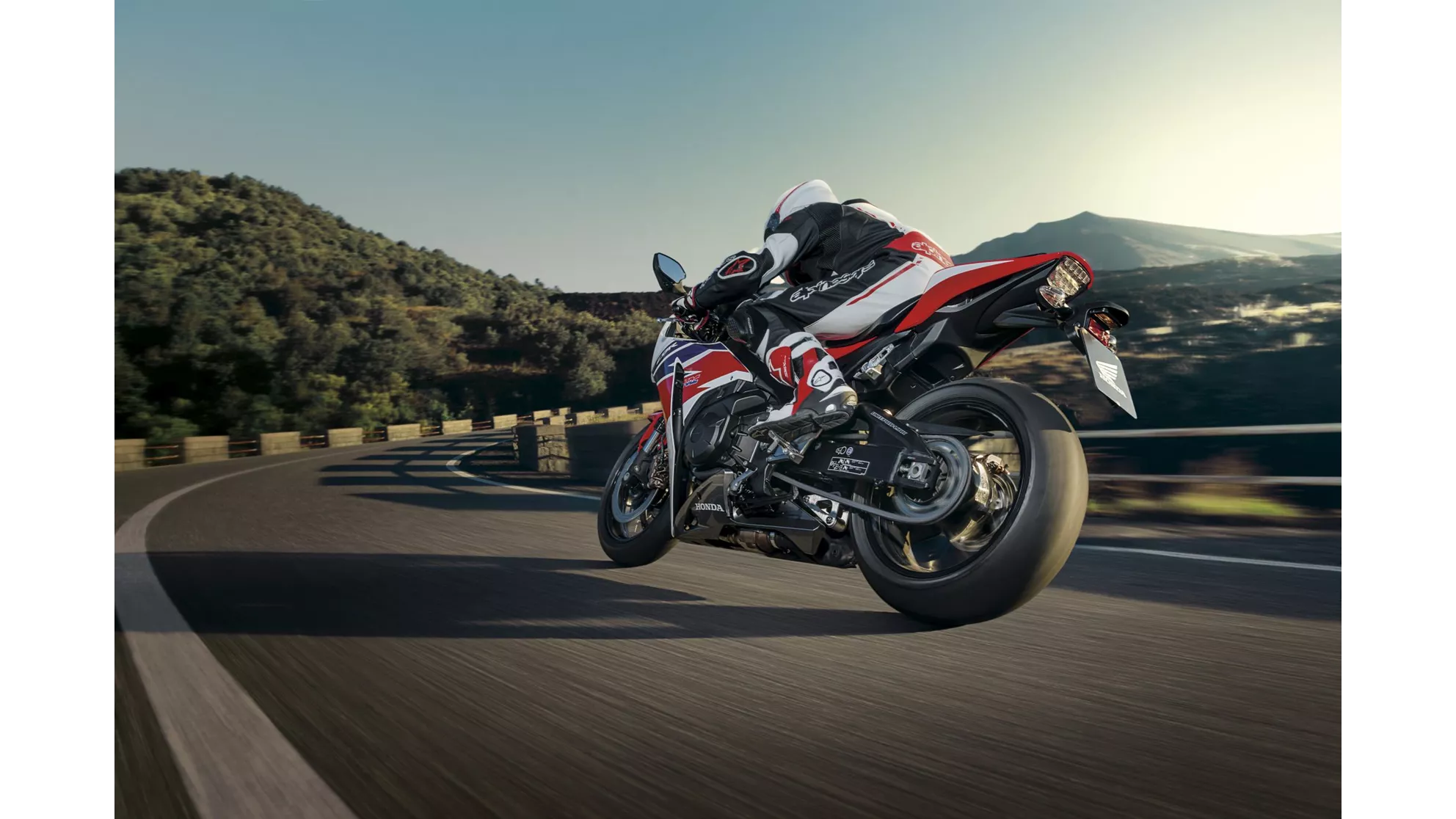 Honda CBR1000RR Fireblade - Image 11 Honda CBR1000RR Fireblade - Image 11