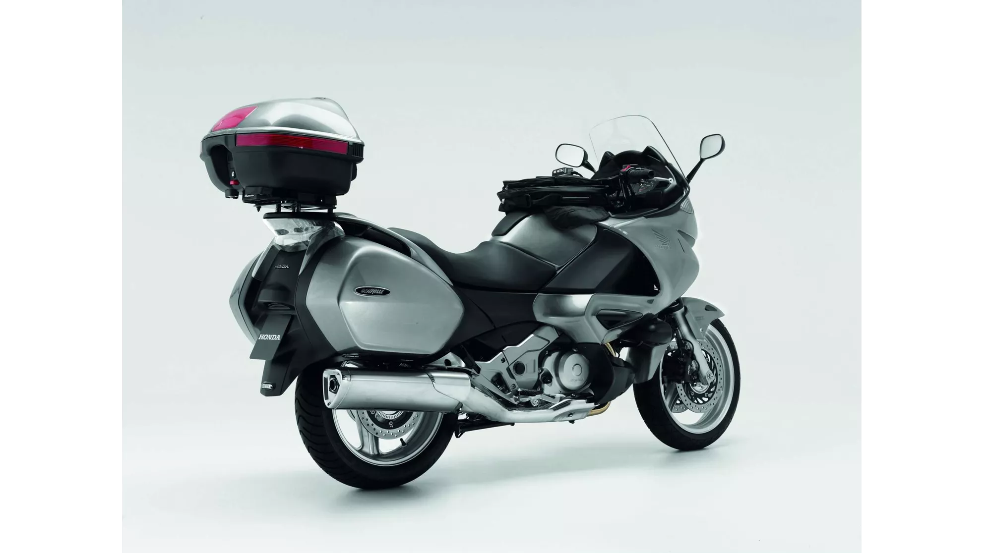 Honda NT700V Deauville - Image 2