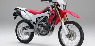 Suzuki DR-Z 400 S 2005 vs Honda CRF250L 2016 Suzuki DR-Z 400 S 2005 vs Honda CRF250L 2016