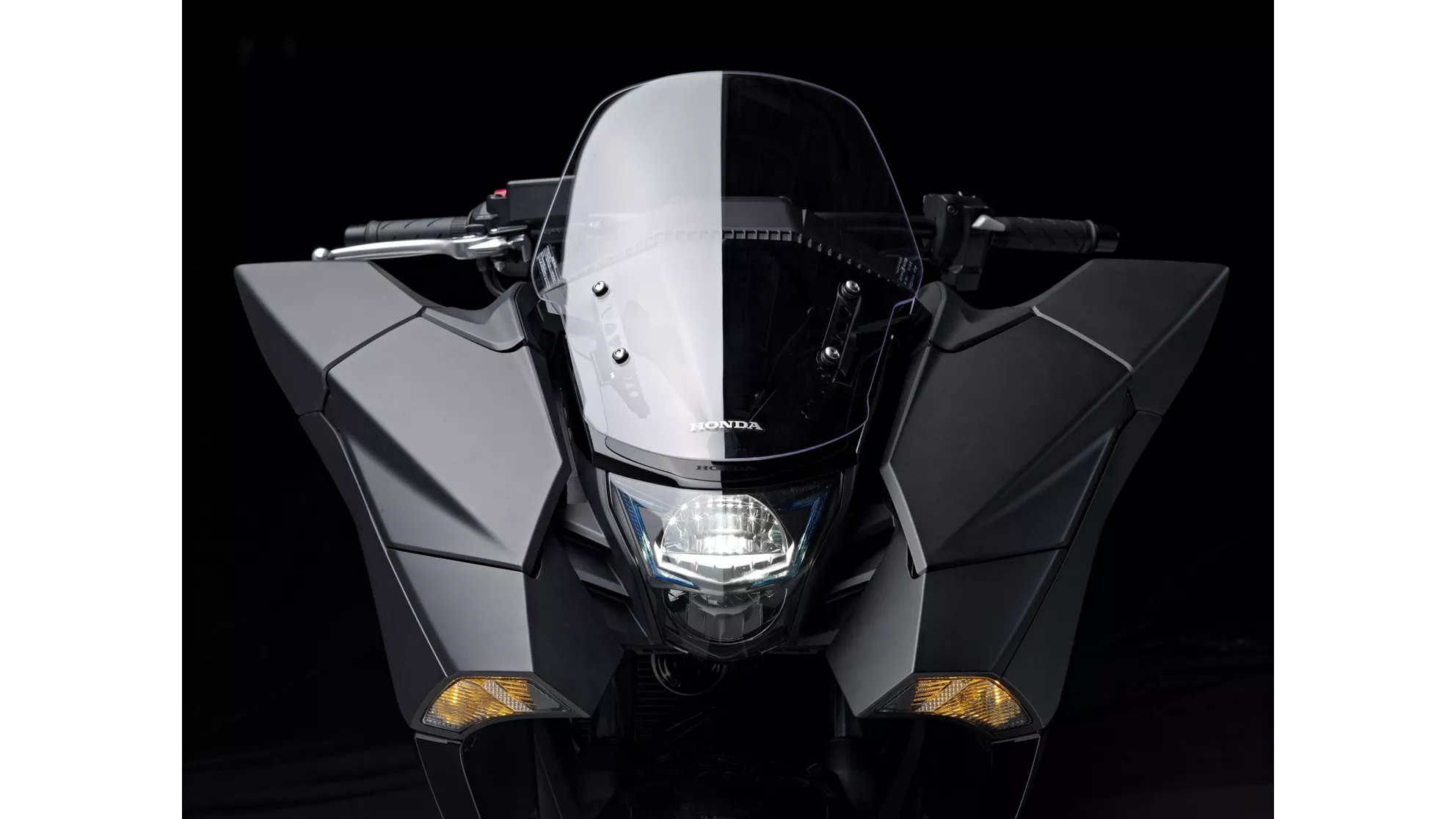 Honda NM4 Vultus - Image 3 Honda NM4 Vultus - Image 3