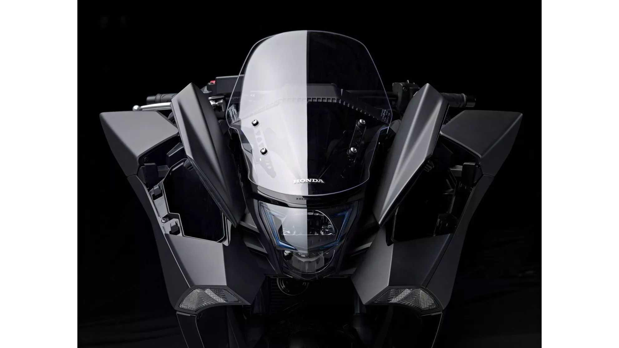 Honda NM4 Vultus - Image 10 Honda NM4 Vultus - Image 10