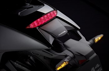 Honda NM4 Vultus 2016 - Bild 16 Honda NM4 Vultus 2016 - Bild 16