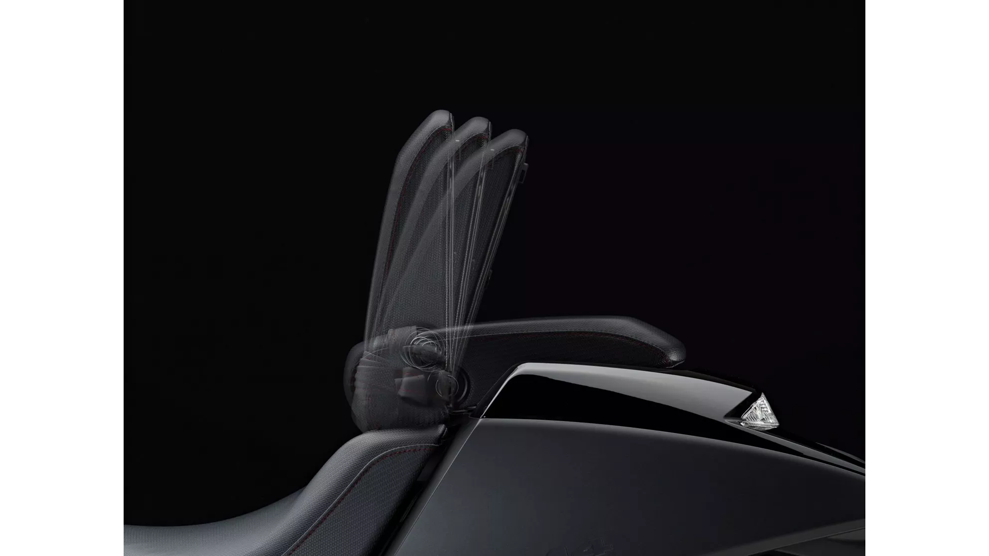 Honda NM4 Vultus - Image 17 Honda NM4 Vultus - Image 17