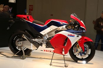 Honda RC 213 V-S 2016 - Bild 3