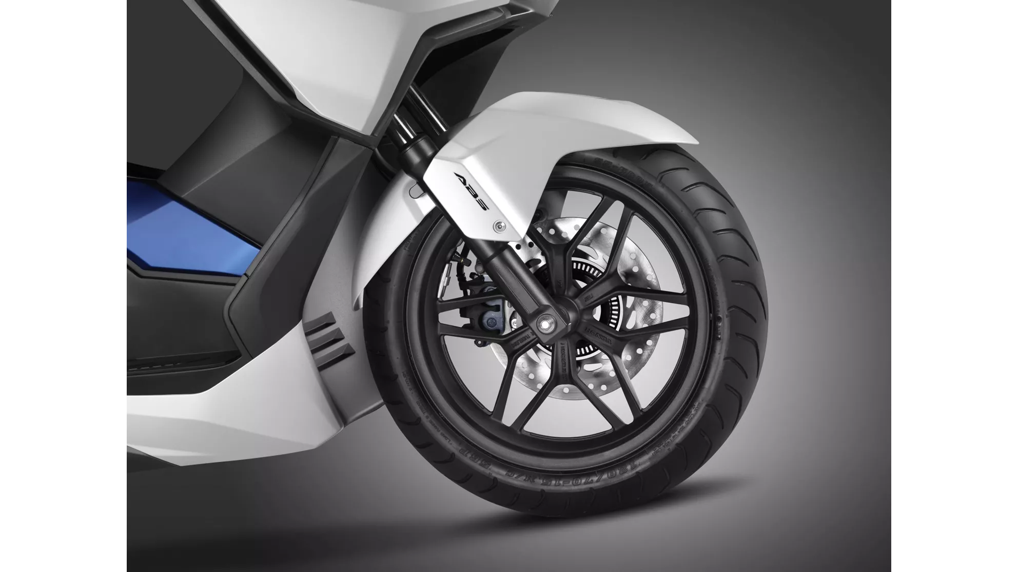 Honda Forza 125 - Image 20 Honda Forza 125 - Image 20