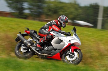 Hyosung GT 650iR Sport 2016 - Bild 8