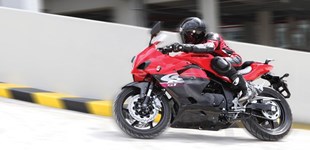 Benelli BN 302 2019 vs Hyosung GT 250 iR 2016