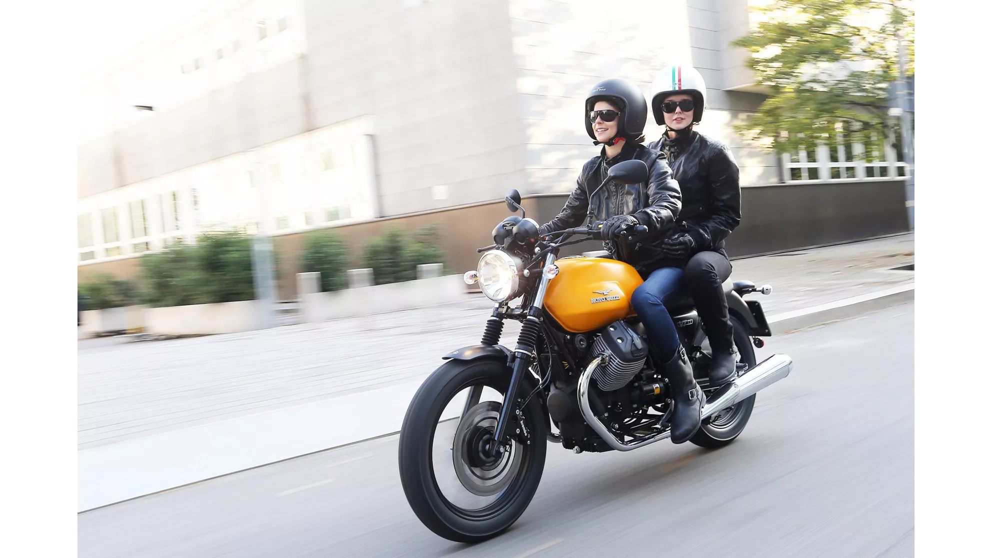 Moto Guzzi V7 II Stone - Image 1 Moto Guzzi V7 II Stone - Image 1