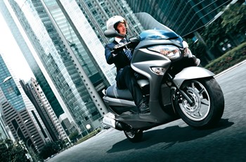 Suzuki Burgman 125 2016 - Bild 2 Suzuki Burgman 125 2016 - Bild 2