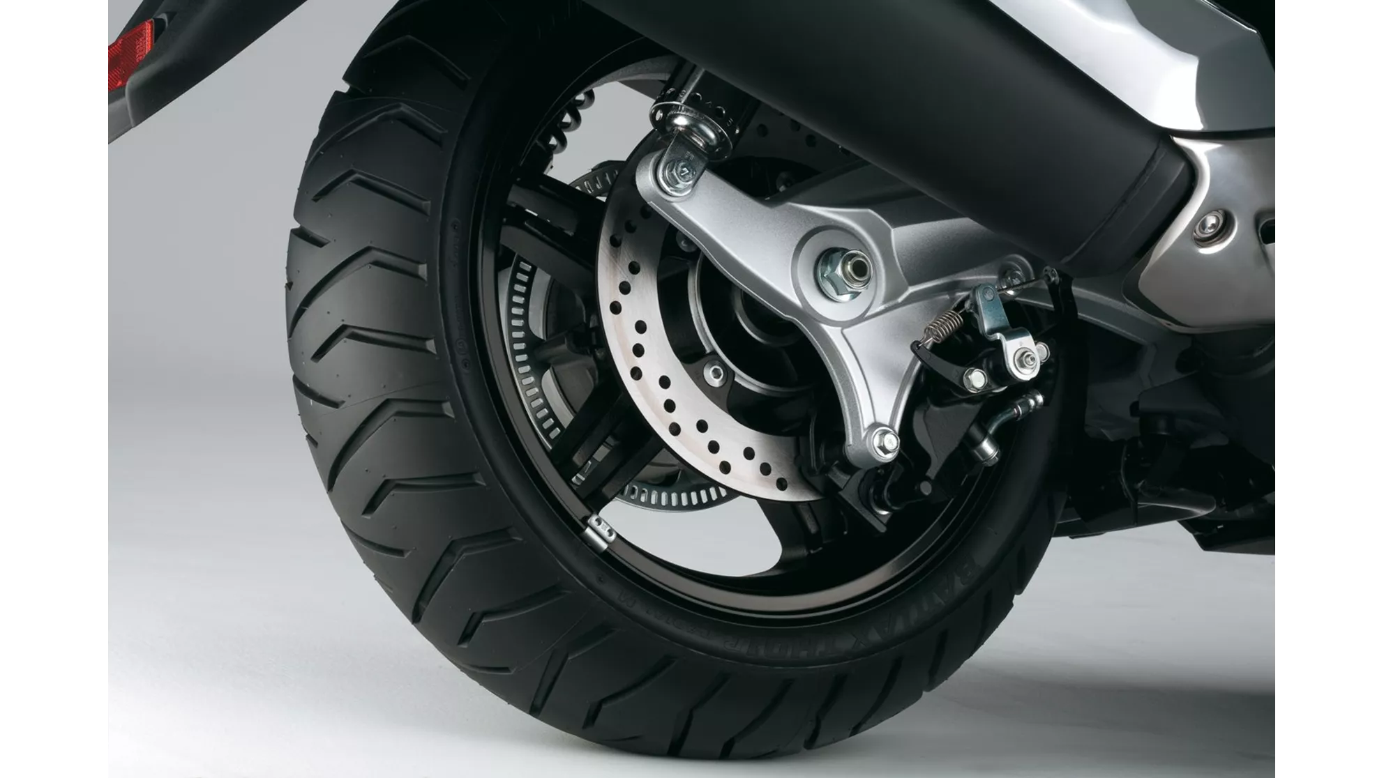 Suzuki Burgman 650 Executive - Image 1 Suzuki Burgman 650 Executive - Image 1