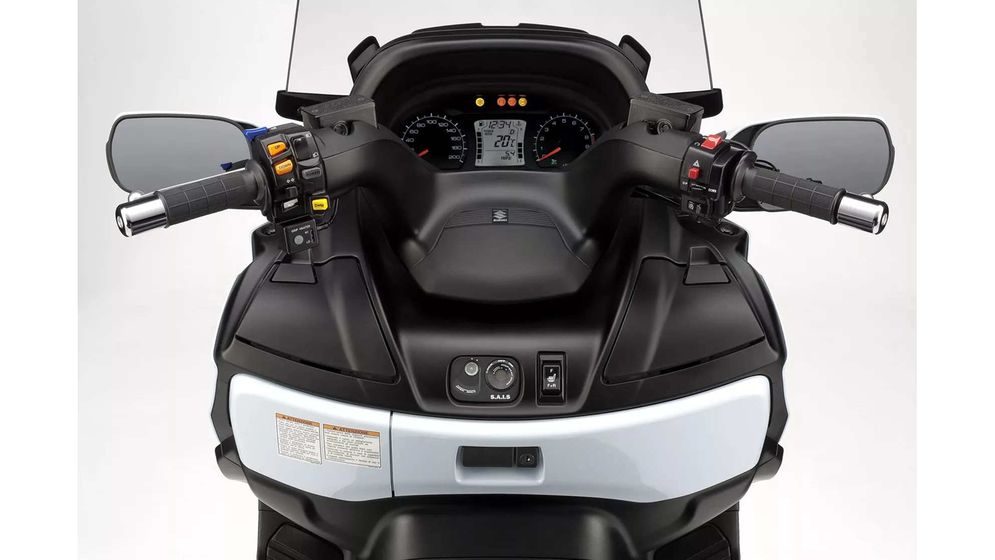 Suzuki Burgman 650 Executive - Image 9 Suzuki Burgman 650 Executive - Image 9