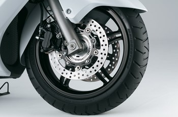 Suzuki Burgman 650 Executive 2016 - Bild 12