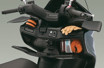 Suzuki Burgman 400 2016 - Bild 12 Suzuki Burgman 400 2016 - Bild 12