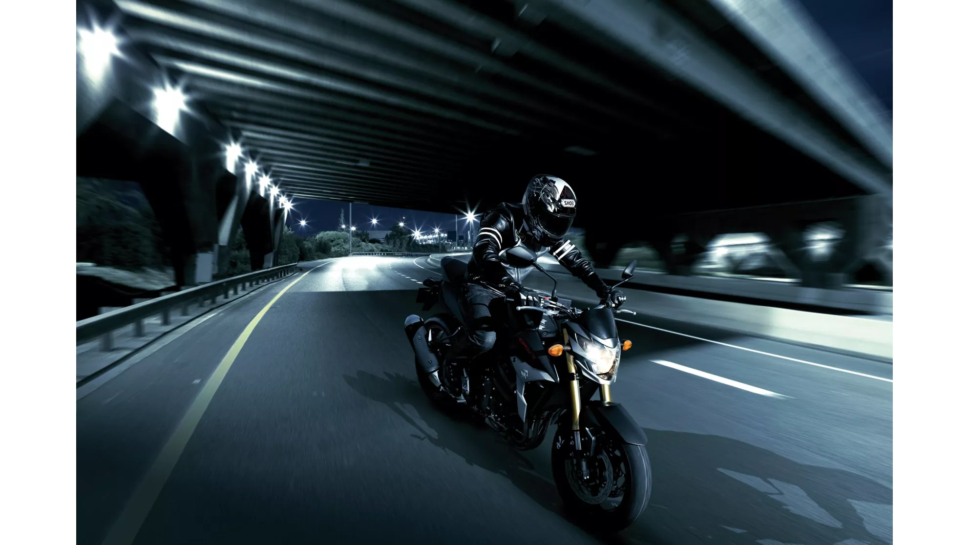 Suzuki GSR 750 - Image 1 Suzuki GSR 750 - Image 1