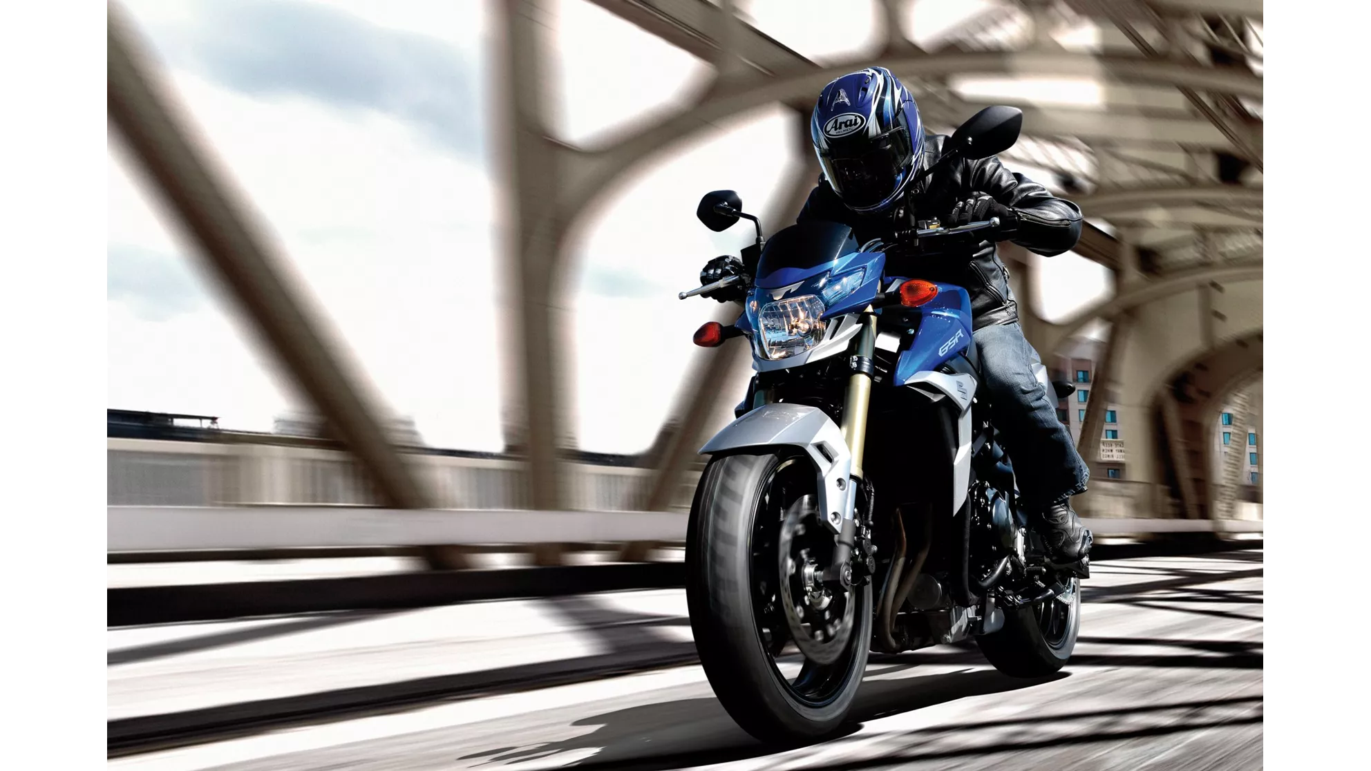 Suzuki GSR 750 - Image 2 Suzuki GSR 750 - Image 2