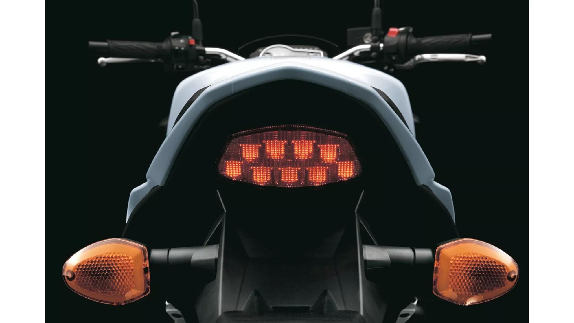 Suzuki GSR 750 - Image 11 Suzuki GSR 750 - Image 11