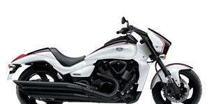 Honda CB 1000 R 2018 vs Suzuki Intruder M1800RZ 2016