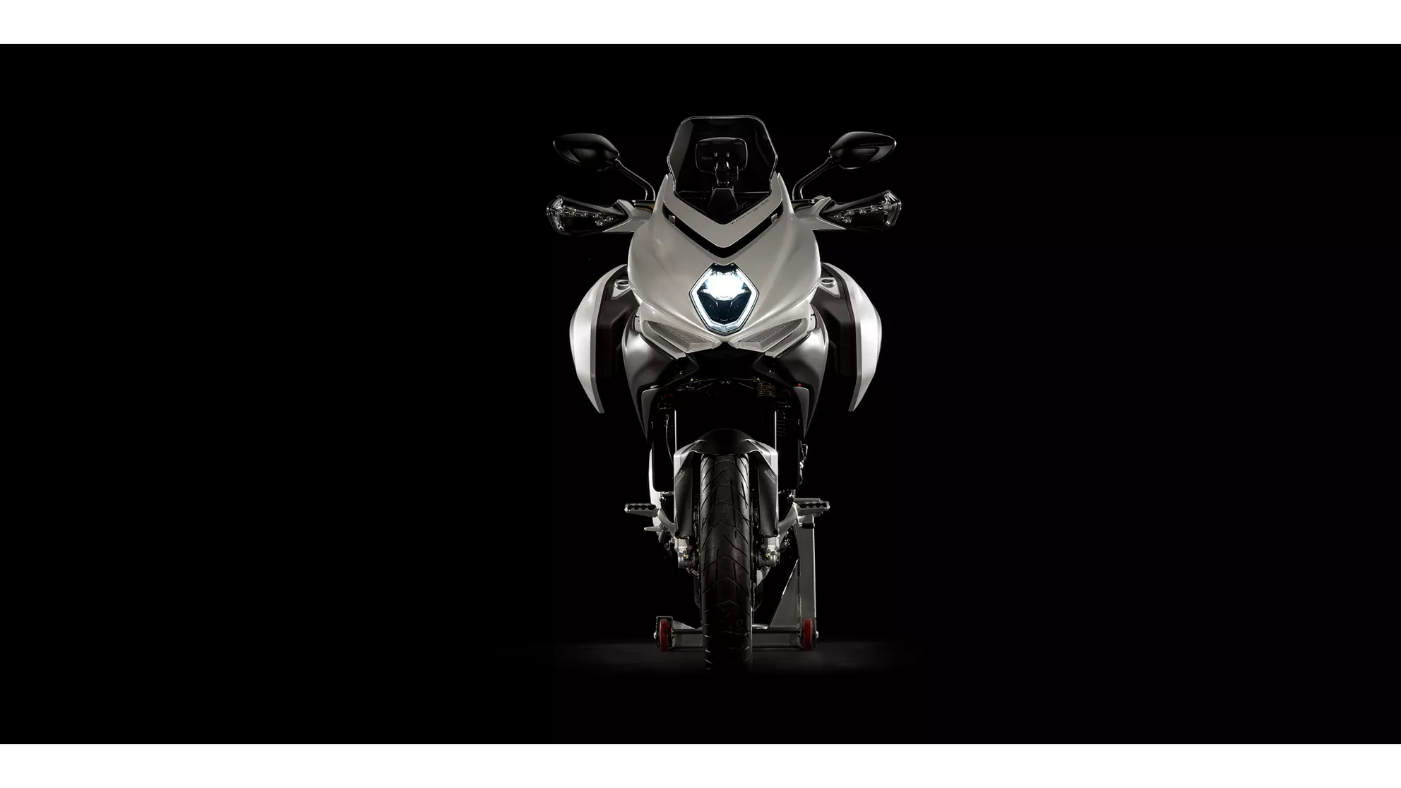 MV Agusta Turismo Veloce 800 Lusso - Image 3 MV Agusta Turismo Veloce 800 Lusso - Image 3