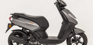 Peugeot Kisbee 50 GT 2022 vs Peugeot Kisbee 50 RS 2T 2016